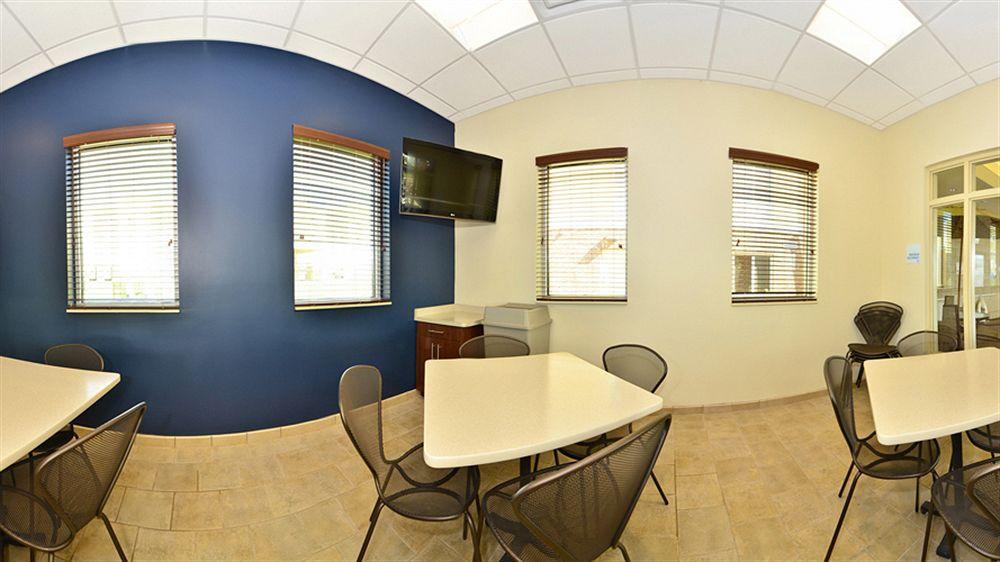Holiday Inn Express & Suites - Williston By Ihg מראה חיצוני תמונה