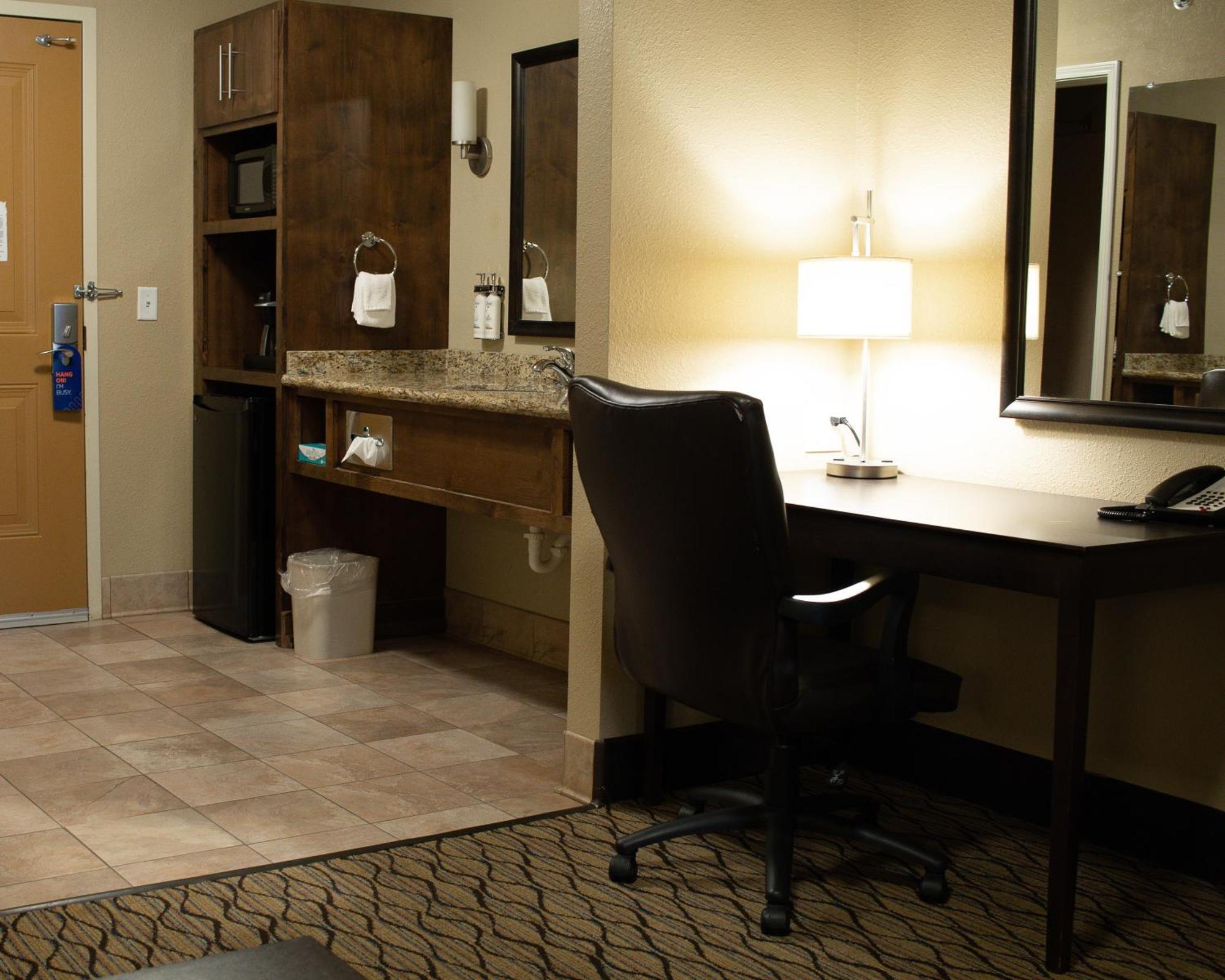 Holiday Inn Express & Suites - Williston By Ihg מראה חיצוני תמונה