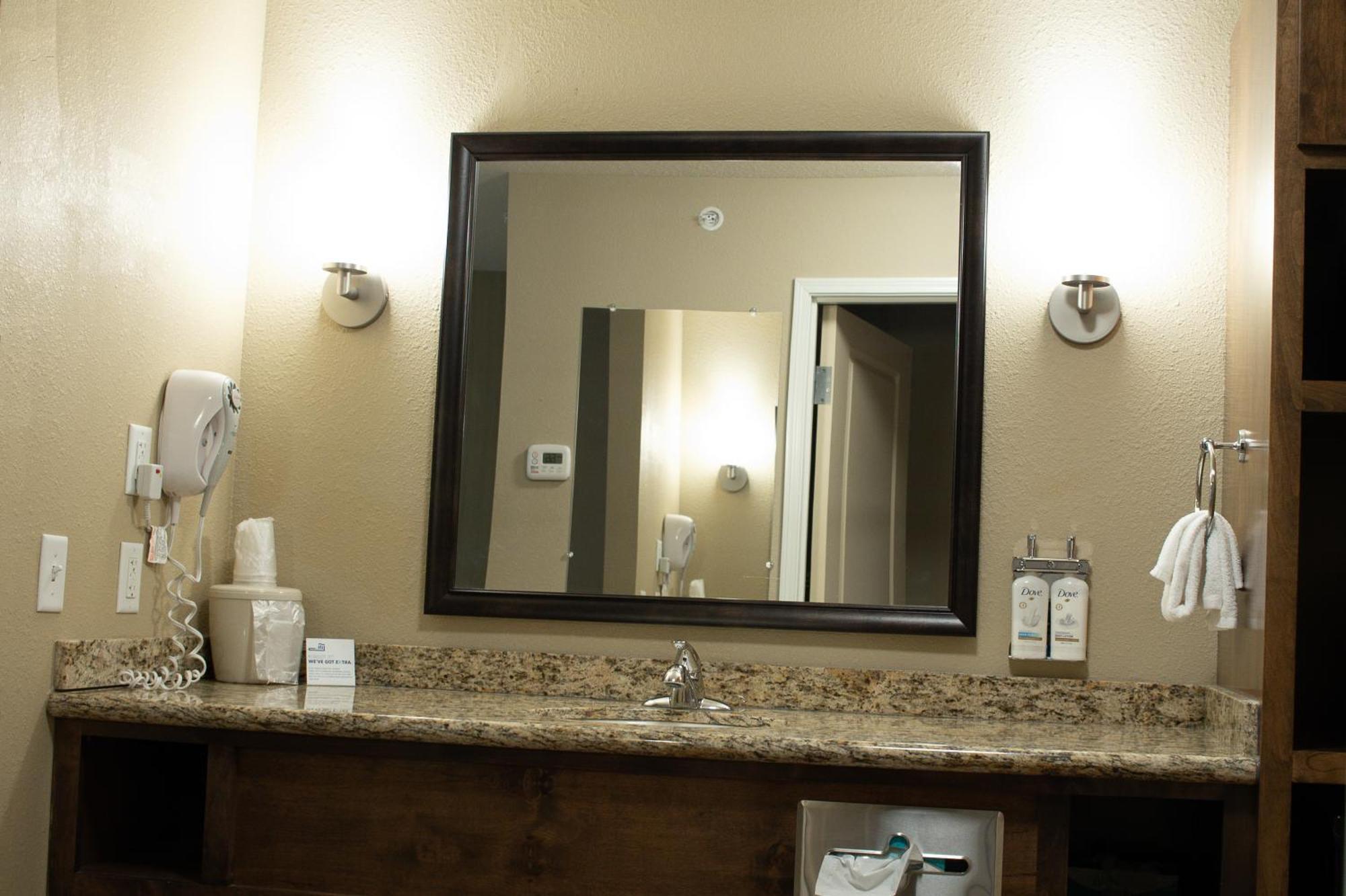 Holiday Inn Express & Suites - Williston By Ihg מראה חיצוני תמונה